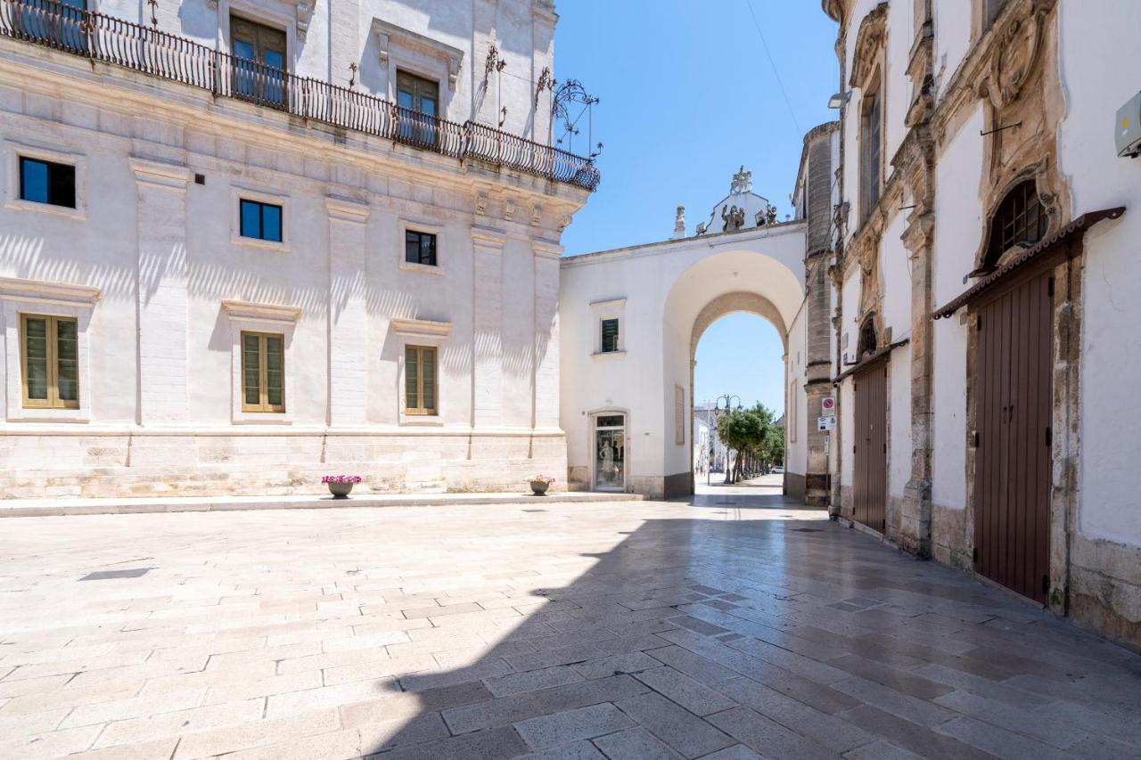 Vico II Terrace Apartment A Step From Piazza Roma Martina Franca Exterior photo